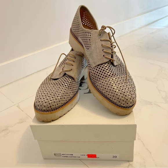 ITALIAN Luca Grossi Sparkly Gray Suede Silver Lace-Up Shoes - Picture 4 of 16